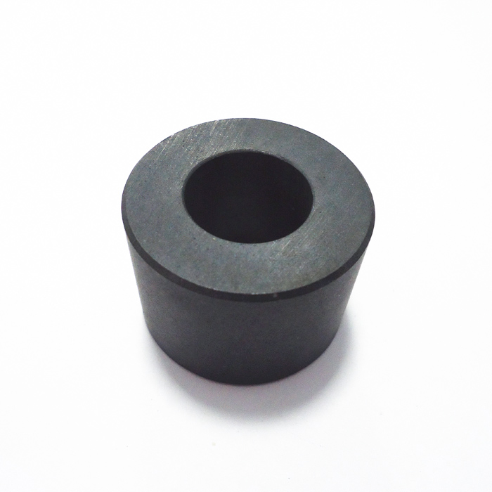 Anisotropic ferrite multipole ring ceramic magnet